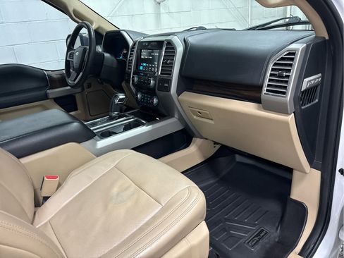 Used 2016 Ford F150 Lariat w/ Equipment Group 502A Luxury image 8