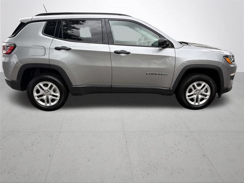 Used 2017 Jeep Compass Sport w/ Tech Group AWD/4WD image 4