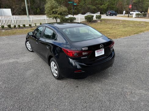 Used 2018 MAZDA MAZDA3 Sport image 4