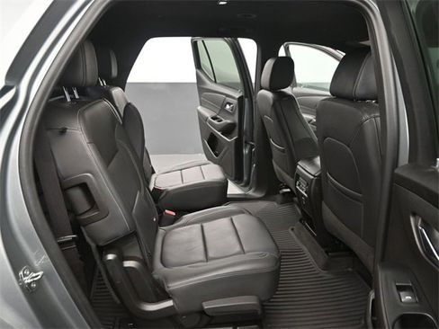Certified 2023 Chevrolet Traverse LT image 17