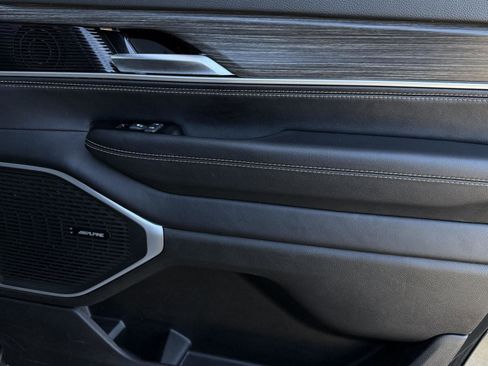 Used 2024 Jeep Wagoneer Series II w/ Flexible Seating Group image 27