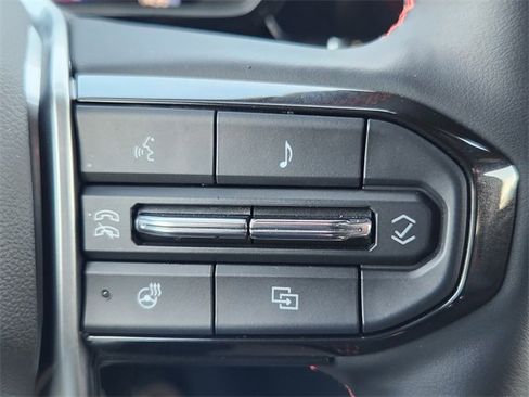 Used 2025 Chevrolet Colorado Z71 w/ Z71 Convenience Package 2 image 28