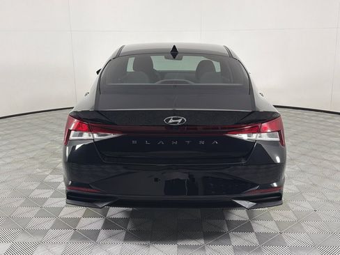 Used 2022 Hyundai Elantra SEL FWD image 6
