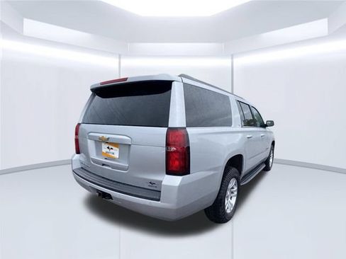 Used 2020 Chevrolet Suburban LT AWD/4WD image 8