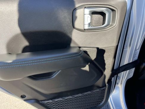 Used 2024 Jeep Wrangler High Altitude image 17