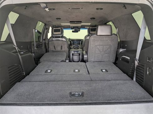 Used 2018 Cadillac Escalade Platinum image 30