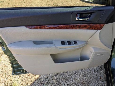 Used 2012 Subaru Outback 2.5i Limited w/ Moonroof Pkg image 12