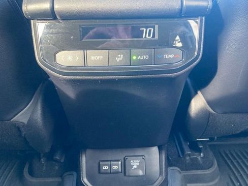 Used 2022 Toyota Highlander Limited image 22