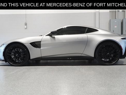 Used 2022 Aston Martin V8 Vantage Coupe RWD image 3