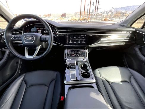 Used 2023 Audi Q7 Premium Plus image 16