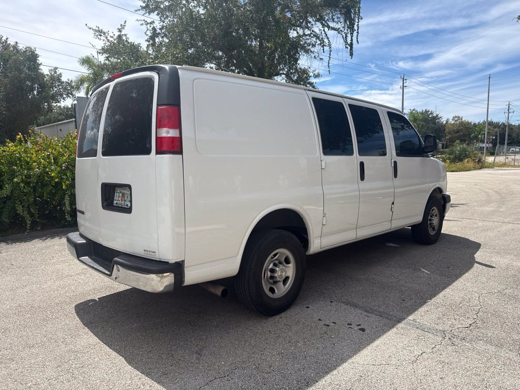 Used 2022 Chevrolet Express 2500 w/ Driver Convenience Package RWD image 3