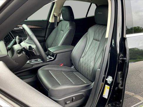 Used 2022 Buick Envision Avenir w/ Technology Package II FWD image 15