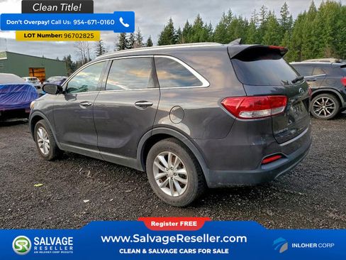 Used 2017 Kia Sorento 4dr Sport w/ LX Convenience Package image 3