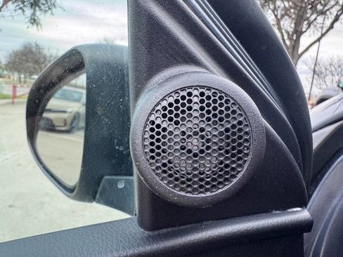 Used 2016 Toyota Corolla LE image 28