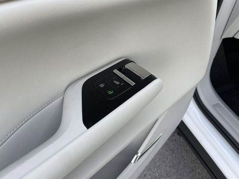 New 2025 Volvo EX90 Ultra w/ Protection Package Premier image 6