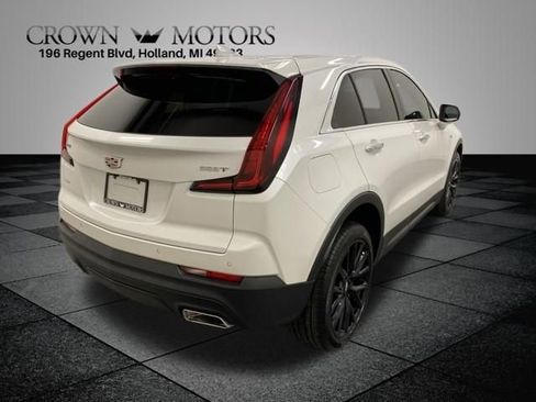 Used 2022 Cadillac XT4 Luxury w/ Cold Weather Package AWD/4WD image 6