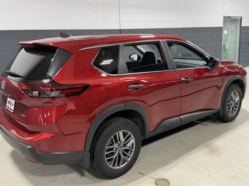 Used 2025 Nissan Rogue S AWD/4WD image 14
