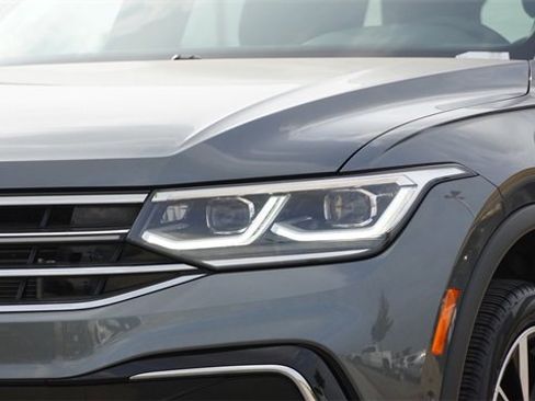Used 2022 Volkswagen Tiguan SEL R-Line image 4