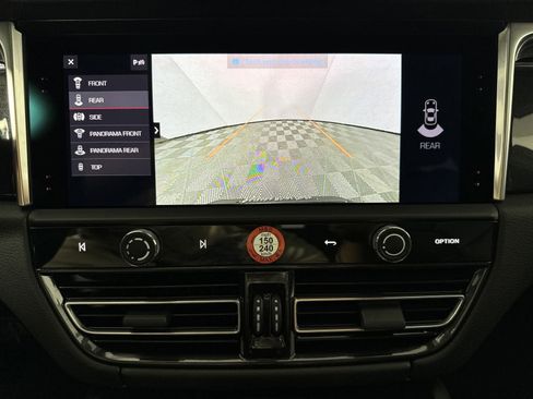 Certified 2025 Porsche Macan image 24