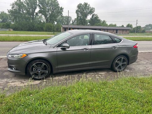Used 2013 Ford Fusion SE FWD image 5
