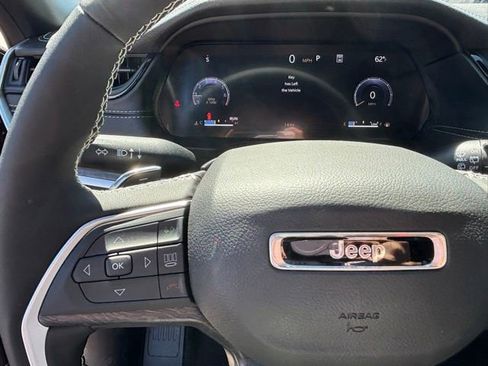New 2026 Jeep Grand Cherokee Limited w/ Limited Altitude Package AWD/4WD image 24