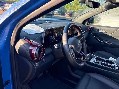 Used 2025 Chevrolet Equinox RS w/ Safety and Technology Package AWD/4WD image 8
