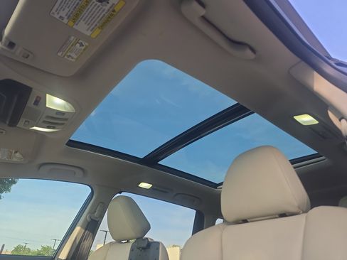 Used 2022 Subaru Ascent Limited w/ Technology Package image 7