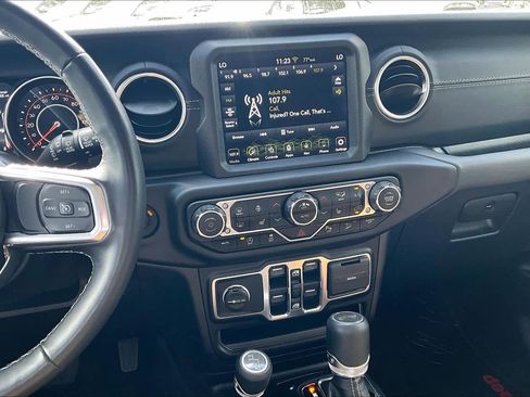 Used 2021 Jeep Wrangler Unlimited Sahara image 7