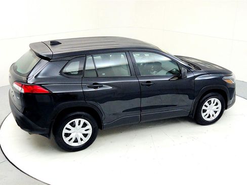 Certified 2024 Toyota Corolla Cross L image 18