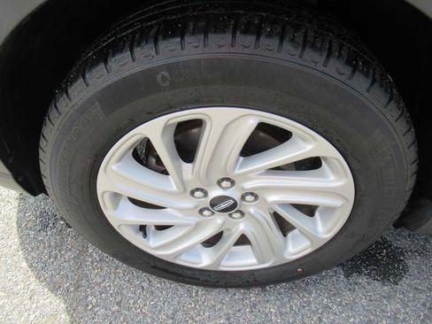 Used 2022 Lincoln Corsair FWD image 12