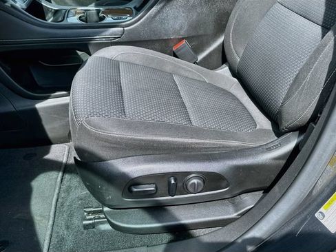 Used 2020 GMC Acadia SLE w/ Driver Convenience Package FWD image 20