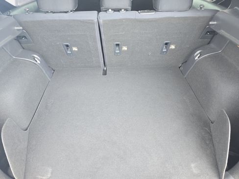 Used 2018 Nissan Kicks S FWD image 12