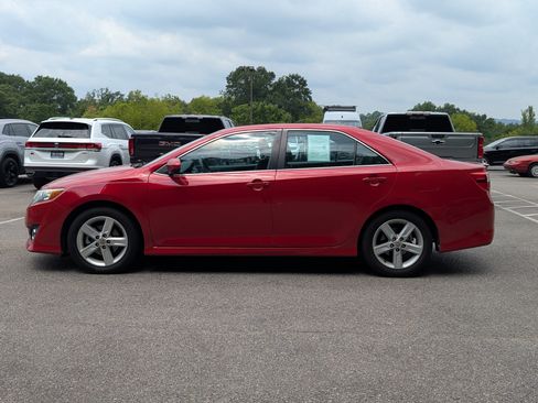 Used 2014 Toyota Camry SE FWD image 6