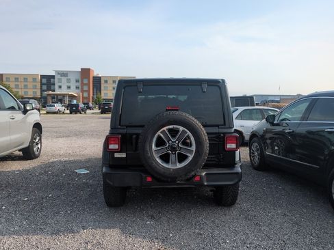 Used 2021 Jeep Wrangler Unlimited Sahara w/ Uconnect 4C Nav & Sound Group AWD/4WD image 5