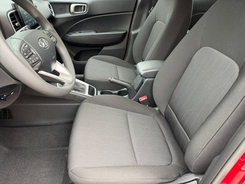 Used 2026 Hyundai Venue SE FWD image 10