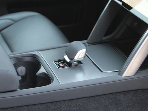 Used 2024 Land Rover Discovery Sport S image 28