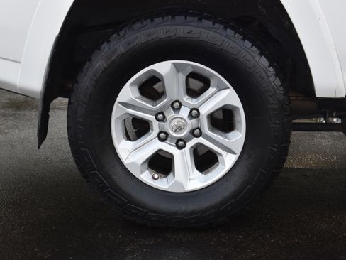 Used 2016 Toyota 4Runner SR5 image 38