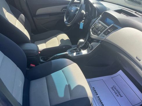 Used 2014 Chevrolet Cruze LS image 26