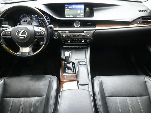 Used 2017 Lexus ES 350 w/ Luxury Package FWD image 20