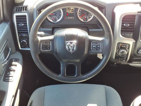 Used 2018 RAM 1500 Classic SLT AWD/4WD image 7