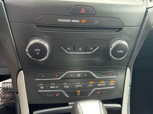 Used 2016 Ford Edge SEL w/ Equipment Group 201A AWD/4WD image 19