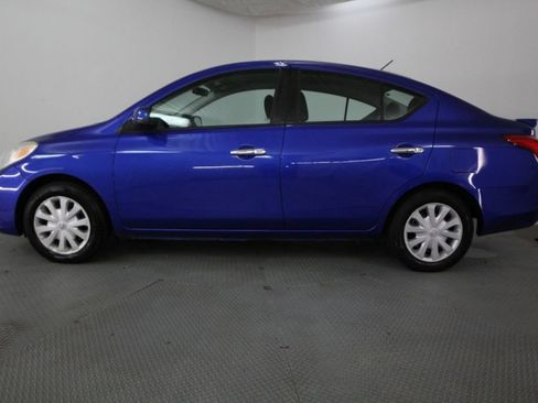 Used 2013 Nissan Versa SV w/ Convenience Pkg FWD image 4