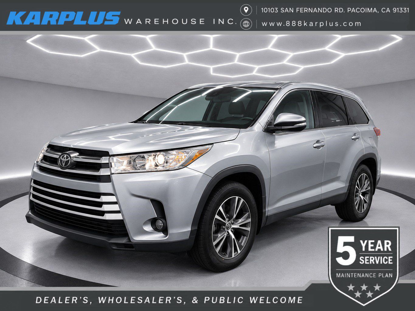 Used 2019 Toyota Highlander LE FWD image 1