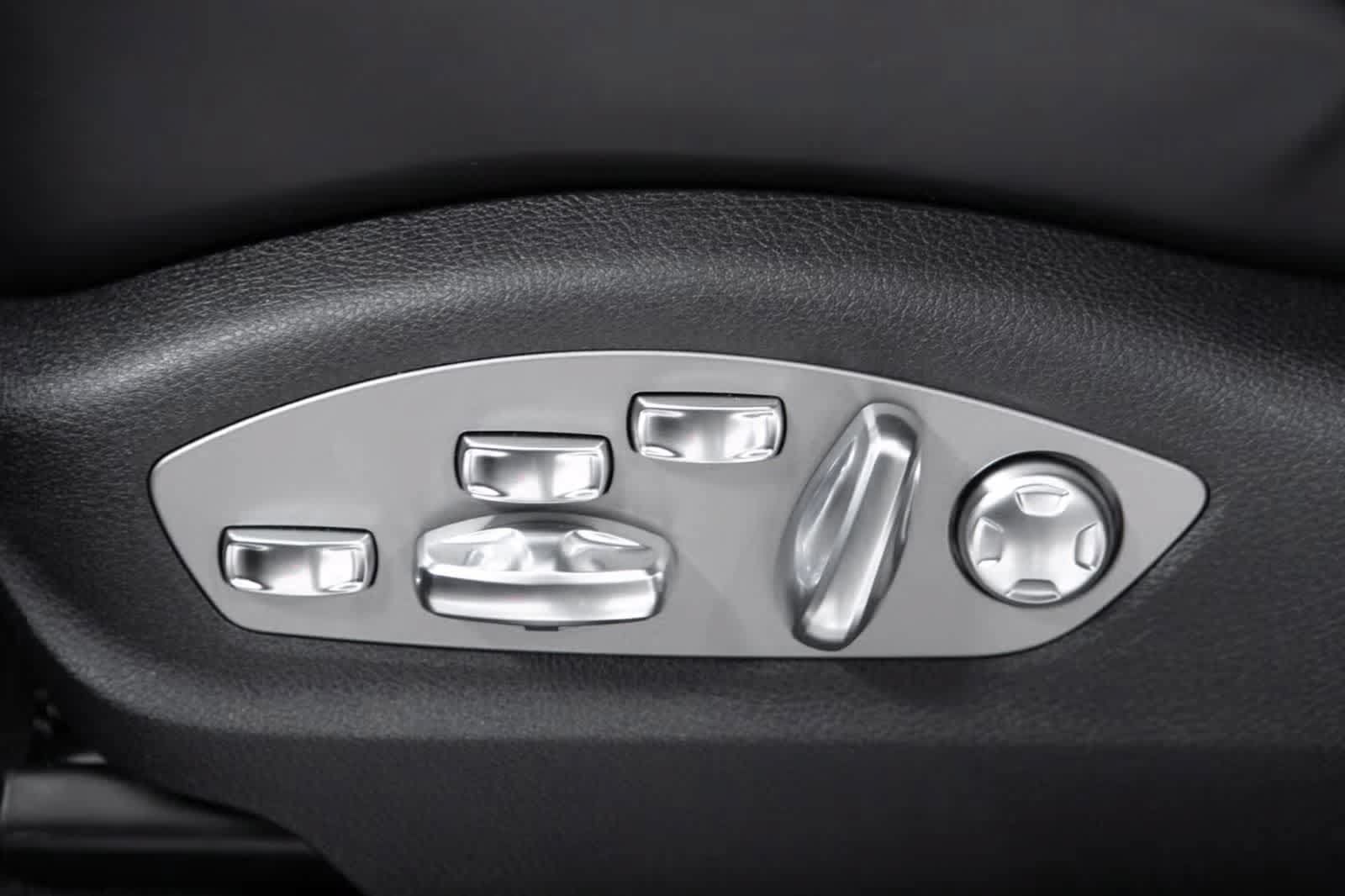 Certified 2026 Porsche Macan S AWD/4WD image 23