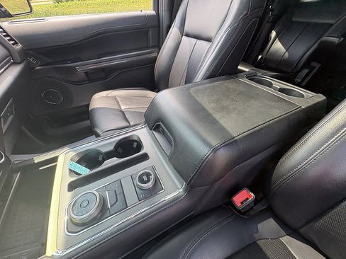 Used 2021 Ford Expedition XLT AWD/4WD image 36