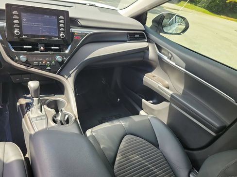 Certified 2022 Toyota Camry SE FWD image 28