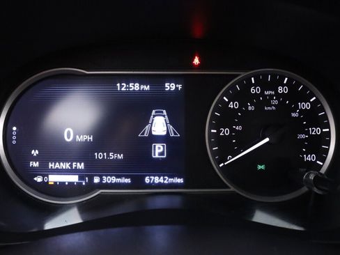 Used 2020 Nissan Versa SV FWD image 14