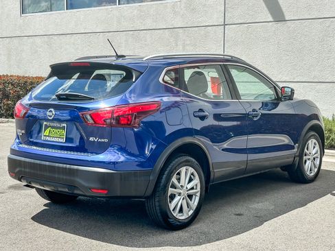 Used 2017 Nissan Rogue Sport SV w/ SV Premium Package AWD/4WD image 6