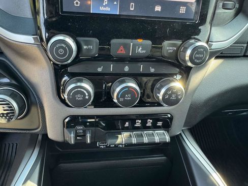 Used 2025 RAM 1500 Big Horn AWD/4WD image 34