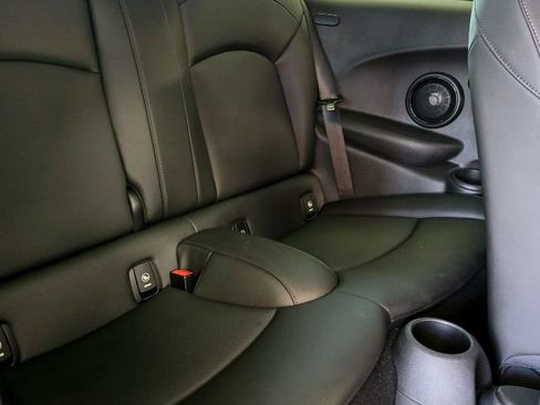 Used 2019 MINI Cooper S w/ Premium Package image 17